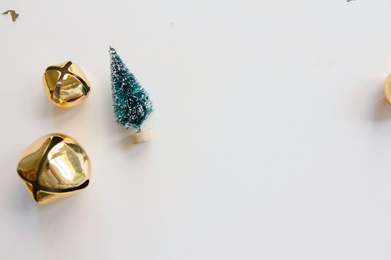 Dressing Smart: The Art of Combining Luxury and Affordability